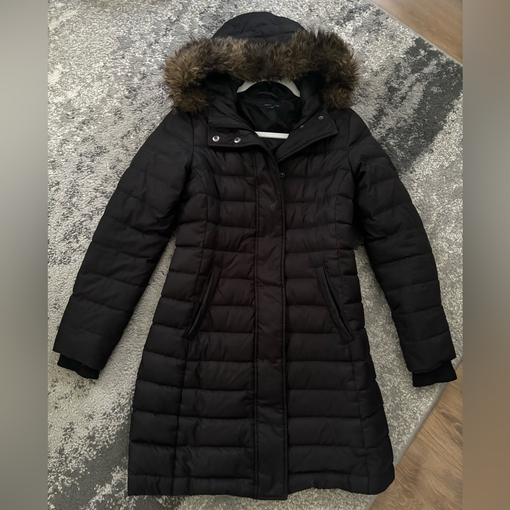 Tommy Hilfiger Women's Black Puffer Jacket with Faux Fur Trim